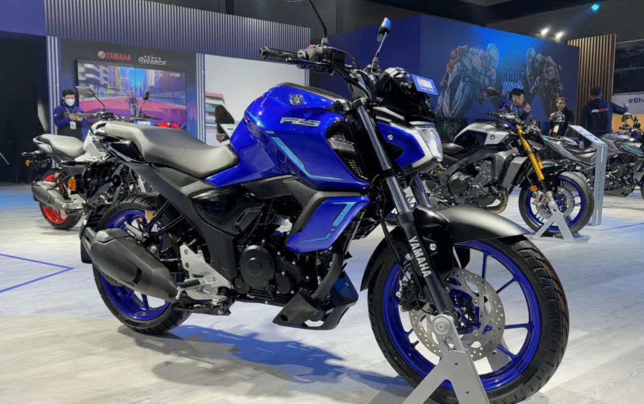 Yamaha-FZ-S-FI-Hybrid Yamaha FZ-S FI Hybrid : पापा से बर्थडे पर मांग लो ये बाइक 1 रुपये में चलेंगी 2 किलोमीटर